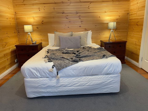 Dunes - Elegant Beach Villa With Huge Swim Spa - SA Accommodation 3