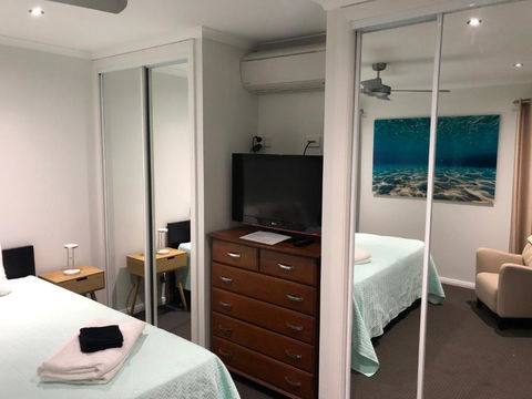 Beach & Bay Holiday House - SA Accommodation 6