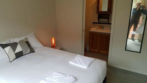 3 Batten Street - SA Accommodation 6