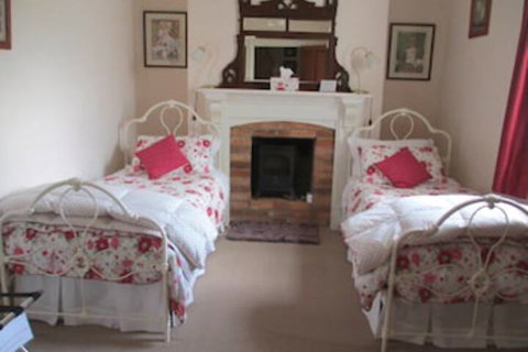 Cottage On Gunning - SA Accommodation 5