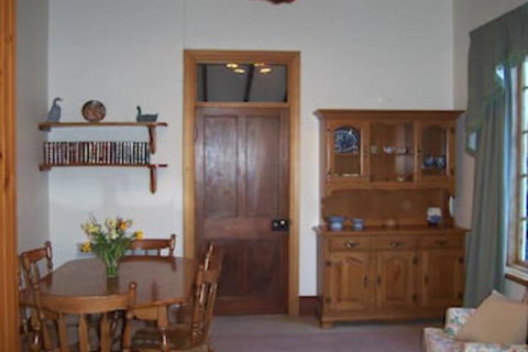Cottage On Gunning - SA Accommodation 3
