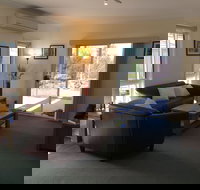 Lyreen's Apartment BB - SA Accommodation