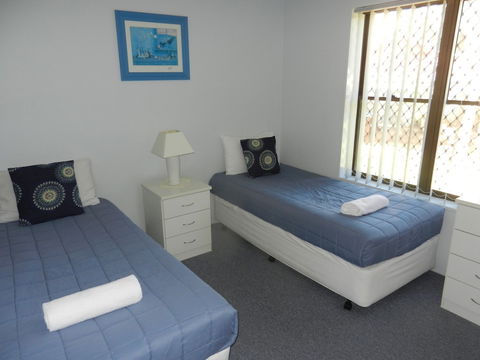 Kalua Holiday Apartments - SA Accommodation 6