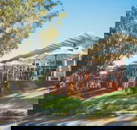 Bridges on Meninya Motel  Apartments - SA Accommodation