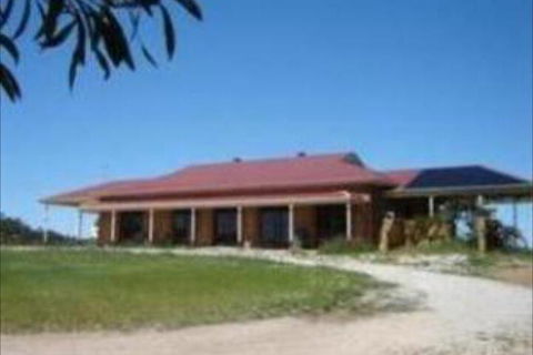 Clare View Accommodation - SA Accommodation 2