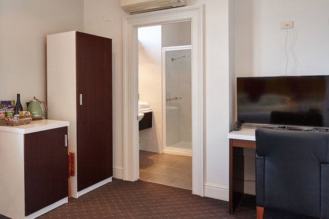 Auldington Hotel - SA Accommodation 5