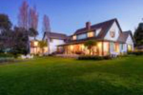 Sienna Estate Lodge & Winery - SA Accommodation 0