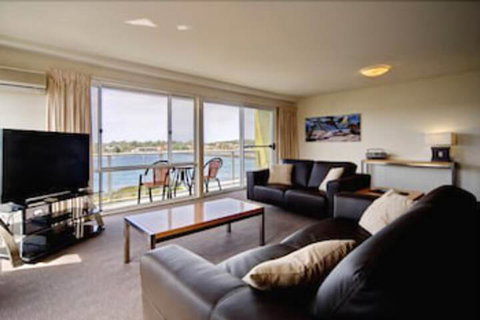 Albacore Apartments - SA Accommodation 5