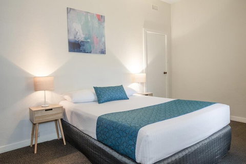 Greenways Apartments - SA Accommodation 3