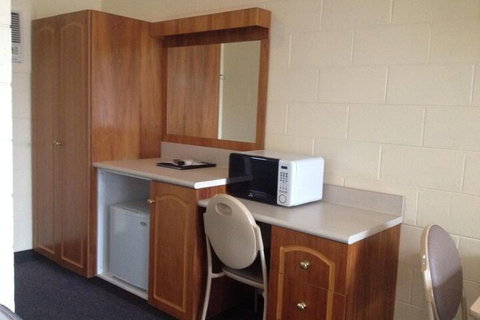 All Seasons Motor Lodge - SA Accommodation 3