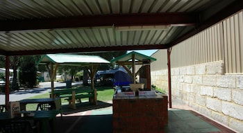 Acclaim Kingsway Tourist Park - SA Accommodation 4