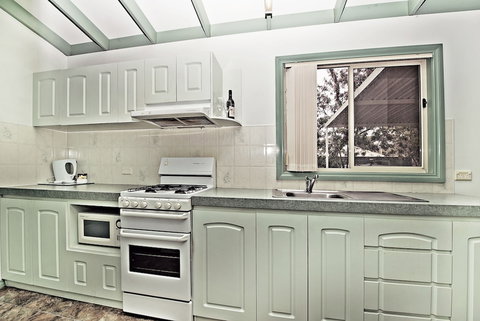 Acclaim Pine Grove Holiday Park - SA Accommodation 6