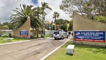 Acclaim Pine Grove Holiday Park - SA Accommodation 4