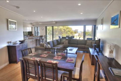 Loka Santi - SA Accommodation 4