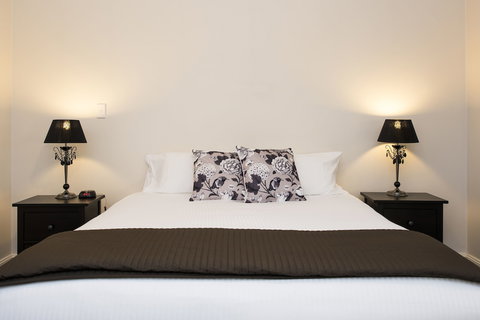 Colonial Court Villas - SA Accommodation 1