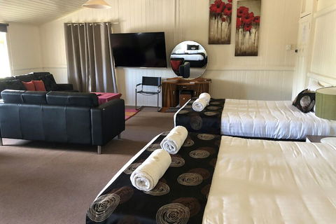 Maleny Hotel - SA Accommodation 7