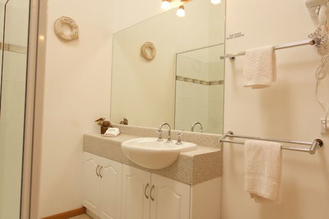 Abs By The Bay - SA Accommodation 3