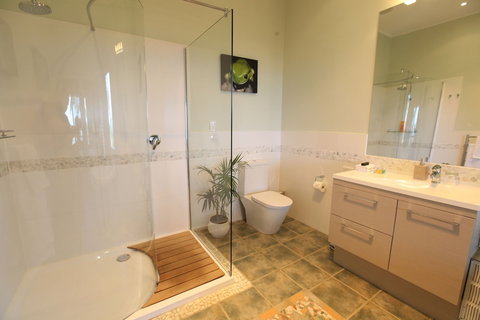 Avocado Sunset B&B - SA Accommodation 6