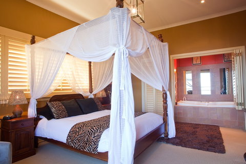 Avocado Sunset B&B - SA Accommodation 4