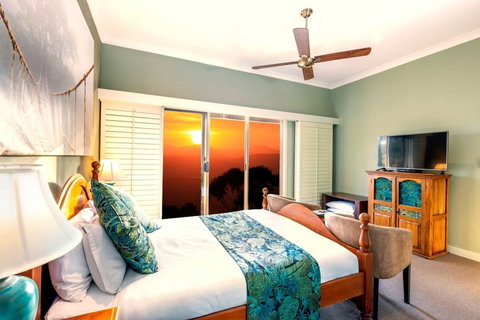 Avocado Sunset B&B - SA Accommodation 5