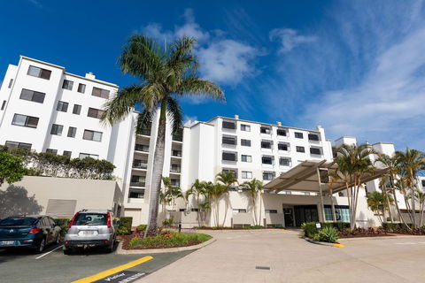 Marcoola Beach Resort - SA Accommodation 2
