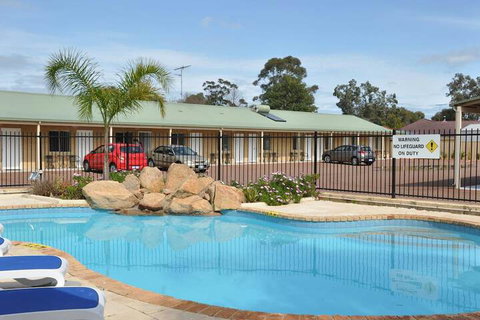 Pinjarra Resort - SA Accommodation 4
