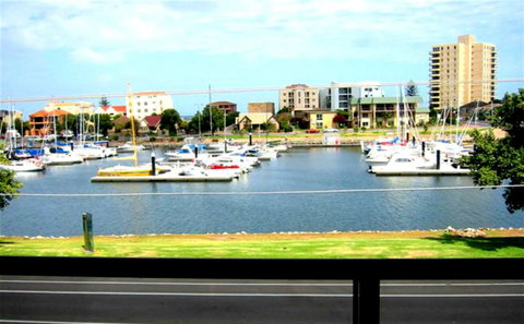 Bayswaterfront Apartments - SA Accommodation 6