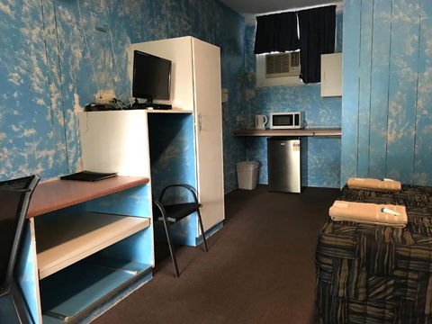 Tropical City Motor Inn - SA Accommodation 3