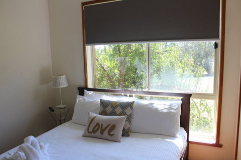 Australian Home Away At East Doncaster Andersons Creek 1 - SA Accommodation 6