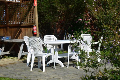 Castaway Holiday Apartments - SA Accommodation 2