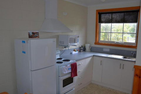 Castaway Holiday Apartments - SA Accommodation 6