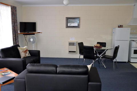 Castaway Holiday Apartments - SA Accommodation 7
