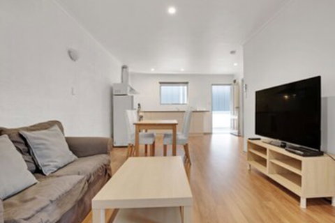 Adelaide Holiday Homes - SA Accommodation 0