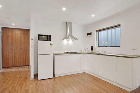 Adelaide Holiday Homes - SA Accommodation 7