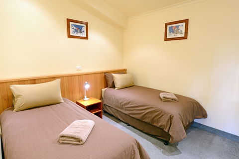 Falls Creek Country Club - SA Accommodation 1