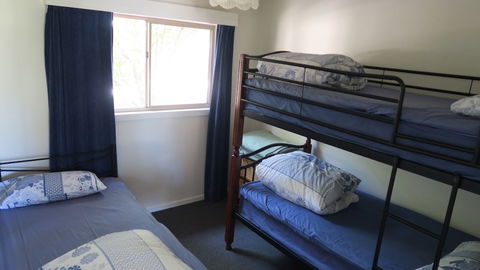 The Black Sparrow - SA Accommodation 1