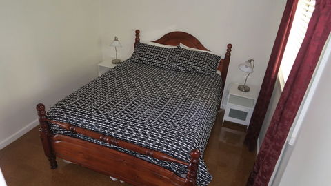 The Black Sparrow - SA Accommodation 5