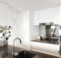 RNR Serviced Apartments North Melbourne - SA Accommodation