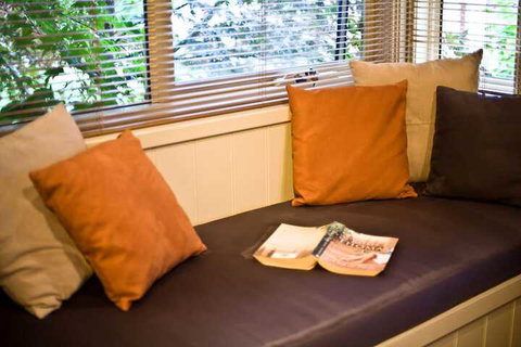 Autumn Abode Cottages Two - SA Accommodation 3