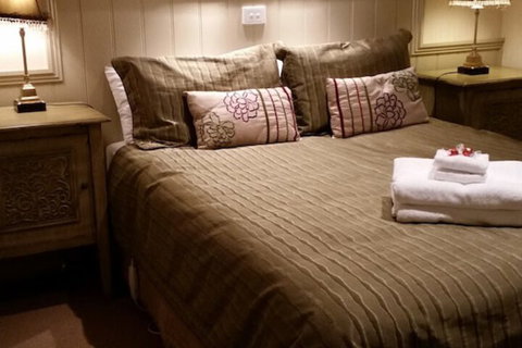 Autumn Abode Cottages Two - SA Accommodation 7