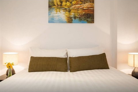 Anchor On Little Collins - Southern - SA Accommodation 4