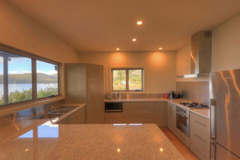 Fairwinds - Essentially Tas - SA Accommodation 4