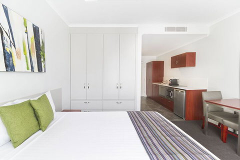 Abode Narrabundah - SA Accommodation 3