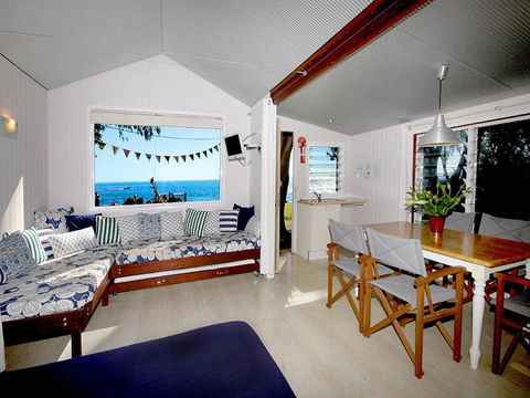 Sea Shanties - SA Accommodation 1