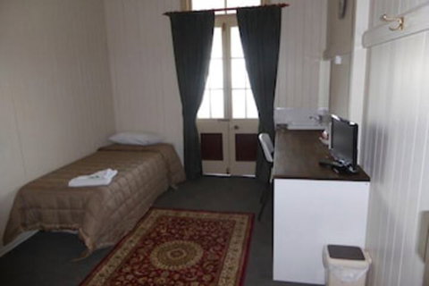 Exchange Hotel Toogoolawah - SA Accommodation 7