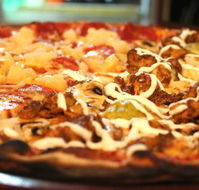 Heat Woodfired Pizza Bar - SA Accommodation