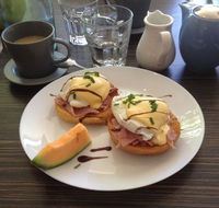 Malabou Express Cafe Bar - SA Accommodation