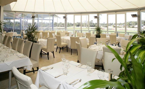 L' Aqua Restaurant - SA Accommodation 1
