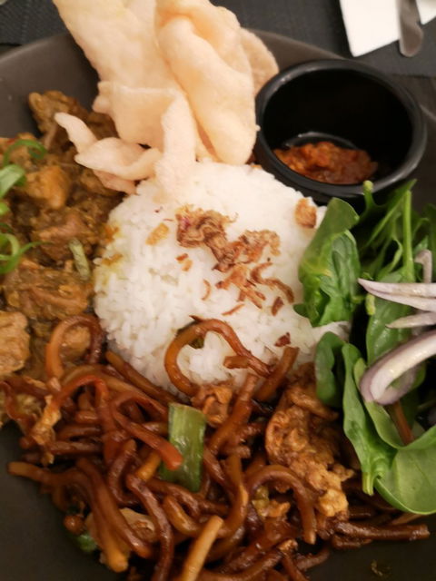 Manado Indonesian & International Cuisine - SA Accommodation 3