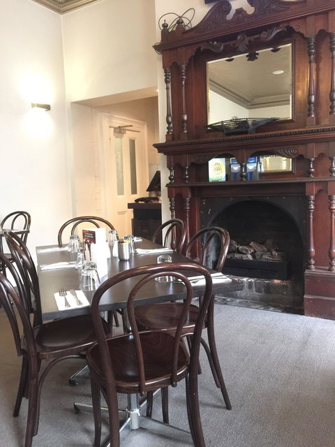 Deloraine Hotel Restaurant - SA Accommodation 8